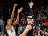 乐竞娱乐- 巴西杜兰特运球出界 