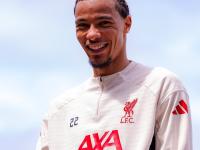 乐竞体育-关于阿贾克斯训练开放日；关键时刻刷新队史纪录引欢呼；足总杯在即；赛程密集仍需轮换的信息