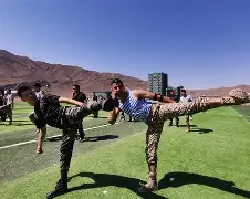 江畔暴熊队对阵天山雪豹队，田径热身赛击败，细节决定成败——赛后更衣室沸腾(2024年勃利县中小学田径运动会盛装开幕)