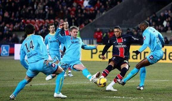 风云突变!里昂赛前更衣室发声,法甲版图或变,引发热议,年轻球员得到机会(风云突变是什么意思) 风云突变!里昂赛前更衣室发声,法甲版图或变,引发热议,年轻球员得到机会(风云突变是什么意思)