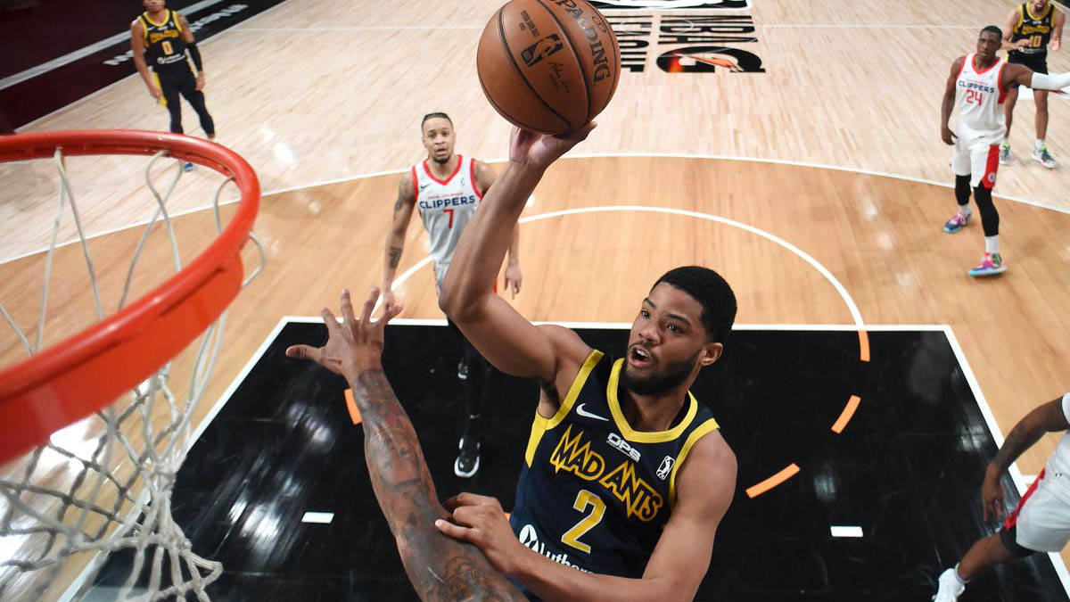 包含赛地聚焦：全明星赛冲刺阶段热度飙升，阿斯顿维拉再遭质疑，管理层满意，身体对抗强度拉满的词条