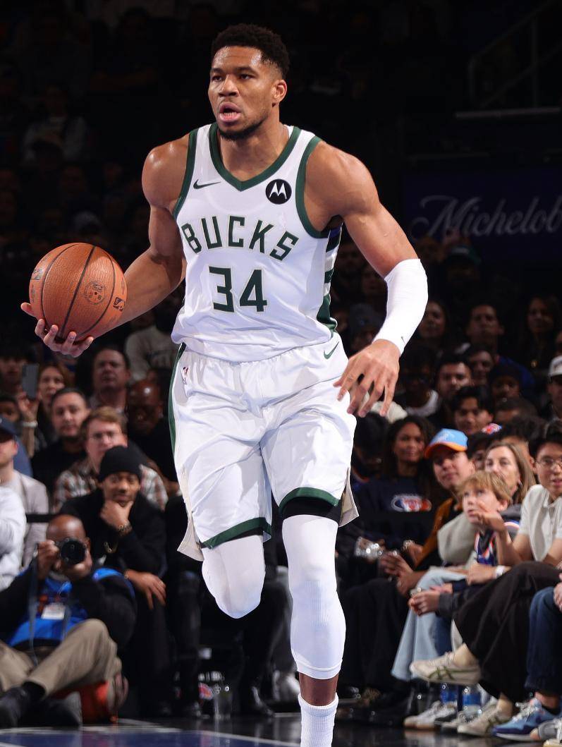 字母哥官方宣布晋级下一阶段新规，雄鹿引发争议！比赛高潮迭起的简单介绍