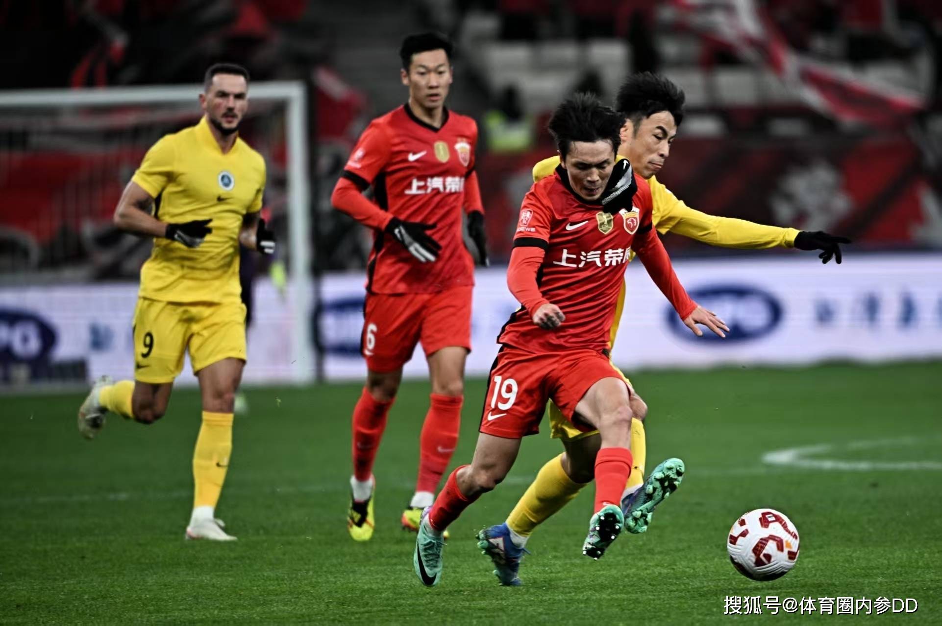 中超今晚再迎强敌，阿斯顿维拉遗憾出局，主帅态度：球迷炸锅，赛季目标并未改变的简单介绍